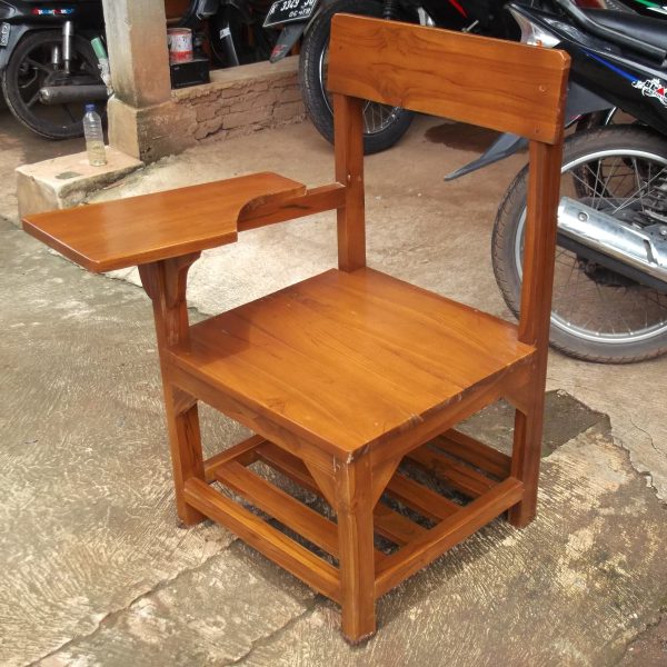 kursi kuliah kayu
